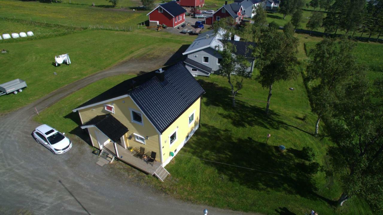 1 Room In The Yellow House, Close To Airport & Lofoten Evenskjer Εξωτερικό φωτογραφία
