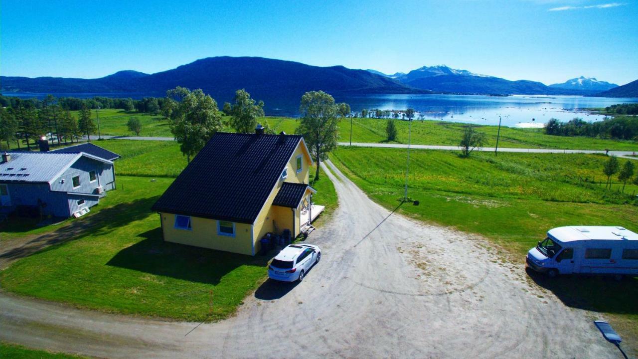 1 Room In The Yellow House, Close To Airport & Lofoten Evenskjer Εξωτερικό φωτογραφία